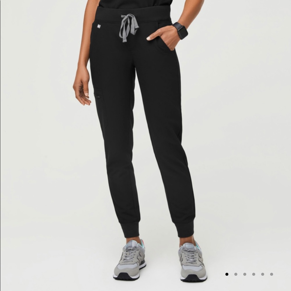 Women’s Figs Scrubs